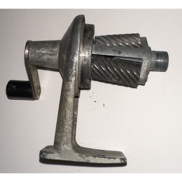 VINTAGE APSCO MIDGET BRIGHT YELLOW PENCIL SHARPENER - Picture 4 of 11